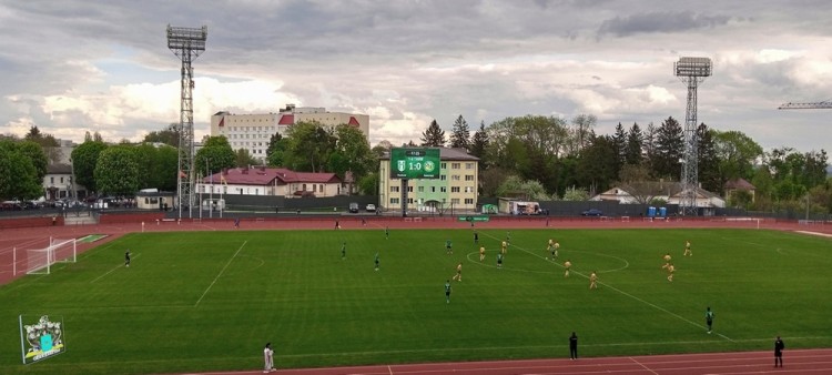 vovik-zt Нарешті футбол в Житомирі на центральному стадіоні з глядачами!