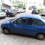 Происшествия: В Житомире неизвестные повредили семь машин, припаркованных во дворе многоэтажки. ФОТО