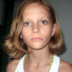 Люди і Суспільство: Стали известны подробности самоубийства 13-летней житомирянки Ани Рожик