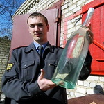 Житомирские милиционеры обнаружили и уничтожили 56 литров самогона