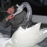 Мистецтво і культура: Зоотехник из Малина делает ледяные скульптуры. ФОТО