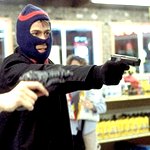 Кримінал: В Бердичеве совершено вооруженное ограбление магазина, в торговом центре «Лимон»