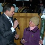 Люди і Суспільство: Мэр Житомира вручил 11 свидетельств «Мать-Героиня» многодетным матерям