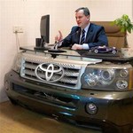 Суспільство і влада: Облсовет передал для мэра Житомира автомобиль, но Дебой вопрос покупки Toyota оставляет открытым
