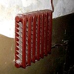Кримінал: В Коростене уже начали воровать батареи отопления. ФОТО