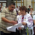 Жители Житомира вновь вышли на митинг против языкового законопроекта. ФОТО