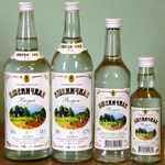В Житомире на складе обнаружили 10 тыс. бутылок фальсифицированной водки «Пшеничная»