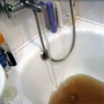 Житомирводоканал, забыв о счетчиках, рекомендует сливать коричневую воду