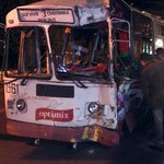 Пассажиры троллейбуса, который врезался в банк, рассказали подробности аварии в Житомире