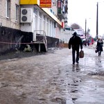В Житомире усилили работу по уборке тротуаров от снега и льда. ФОТО