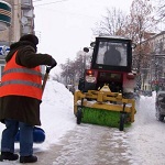 Коммунальные службы Житомира активно очищают город от снега и льда. ФОТО
