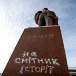 Город: Защищать памятник Ленину в Житомире вышли 200 коммунистов и милиционеров