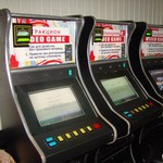 Экскаватор раздавил десятки игровых автоматов из подпольных казино