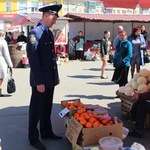 Кримінал: На Житнем рынке в Житомире милиция изъяла 100 кг некачественного мяса, рыбы и фруктов. ФОТО