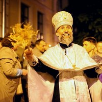 В Житомире тысячи горожан освятили пасхальные корзинки возле Михайловского собора. ФОТО