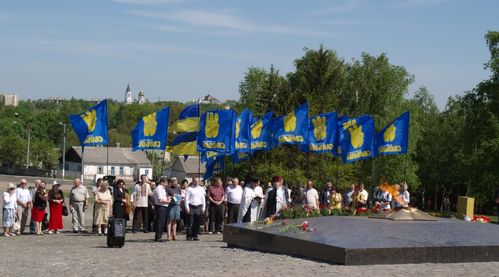 Держава і Політика: Свободовцы провели в Житомире митинг памяти жертв Второй мировой войны