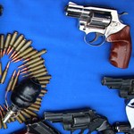 В Житомире милиция показала самые яркие образцы сданного населением оружия. ФОТО
