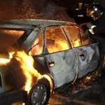 Надзвичайні події: Ночью в одном из дворов Житомира сгорели два автомобиля. ФОТО