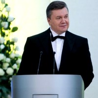 Януковичу 63. Житомирский губернатор один из первых поздравил президента с днем рождения