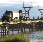 Війна в Україні: Житомирские инженеры установили собственный рекорд, построив 96-метровый мост
