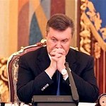 Суспільство і влада: Большинство украинцев не доверяют Януковичу - опрос