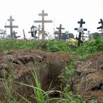 Бомжей и заключенных в Житомире теперь хоронят по-человечески на общем кладбище