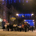 Держава і Політика: В Житомире на площадь Королёва пришло около 200 человек: людей зовут ехать в Киев