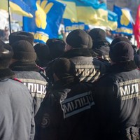 Держава і Політика: В Житомире митингующие подрались с милицией, пытаясь попасть на сессию депутатов. ФОТО