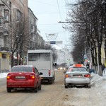 Місто і життя: Житомирских водителей просят не парковать автомобили на обочине дорог