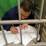 В Житомире двое пожизненно осужденных не выходя на волю стали бакалаврами. ФОТО