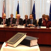 Держава і Політика: Украина и ЕС подписали политическую часть соглашения об ассоциации