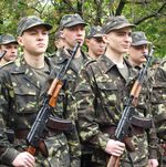 Війна в Україні: В Украине возобновлен призыв в армию