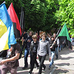 Люди і Суспільство: Марш анархистов в Житомире с националистами, милицией и автомайданом. ВИДЕО