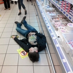 Місто і життя: В супермаркетах Житомира прошла акция: «Российские товары убивают»