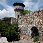 Надзвичайні події: В Житомирской области мужчина упал с 15-ти метровой стены крепости Звягель