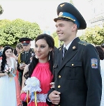 На центральной площади Житомира состоялся выпускной офицерский бал. ФОТО