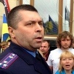 В Житомире активисты заставили полковника Фокина написать рапорт об отставке. ФОТО