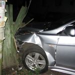 Надзвичайні події: В Житомире пьяная компания на Mitsubishi протаранила припаркованный автомобиль. ФОТО