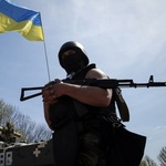 Війна в Україні: «Вам не сломать нас никогда!» Бойцы 95-й бригады подняли флаг Украины и обратились к сепаратистам