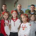 Війна в Україні: Воины житомирской 95-й бригады провели встречу с детьми в освобожденном Славянске. ФОТО