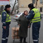 Місто і життя: ГАИшники в Житомире провели профилактические беседы с пешеходами-нарушителями. ФОТО