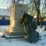 Новини України: В канун Рождества на Житомирщине повалили памятник Ленину. ФОТО