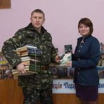 Житомиряне собрали более 1000 книг, чтобы духовно поддержать военных. ФОТО