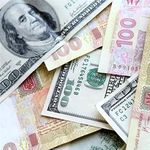 Нацбанк обвалил гривну: официальный курс 23 грн за доллар