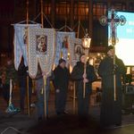 На центральной площади Житомира около 1000 горожан молились за Небесную сотню. ФОТО