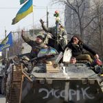 Війна в Україні: Около 200 житомирян встретили второй батальон 95-й бригады. ФОТО