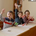 Люди і Суспільство: В Житомире детей бесплатно обучали искусству оригами. ФОТО