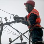Новини України: Энергетики занимаются восстановлением электроснабжения в Житомирской области. ФОТО