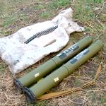 На окраине Житомира патрульные нашли мешок с патронами и тубусами от гранатомёта. ФОТО