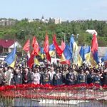 Несколько тысяч житомирян собрались возле Монумента Славы отметить День Победы. ФОТО